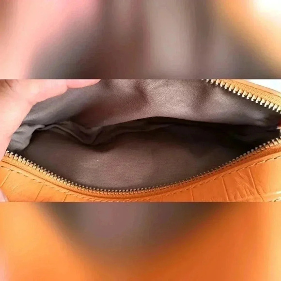 EUC Marc Jacobs The Snapshot Salmon Croc Casual Boho Crossbody Purse Bag - Picture 9 of 11